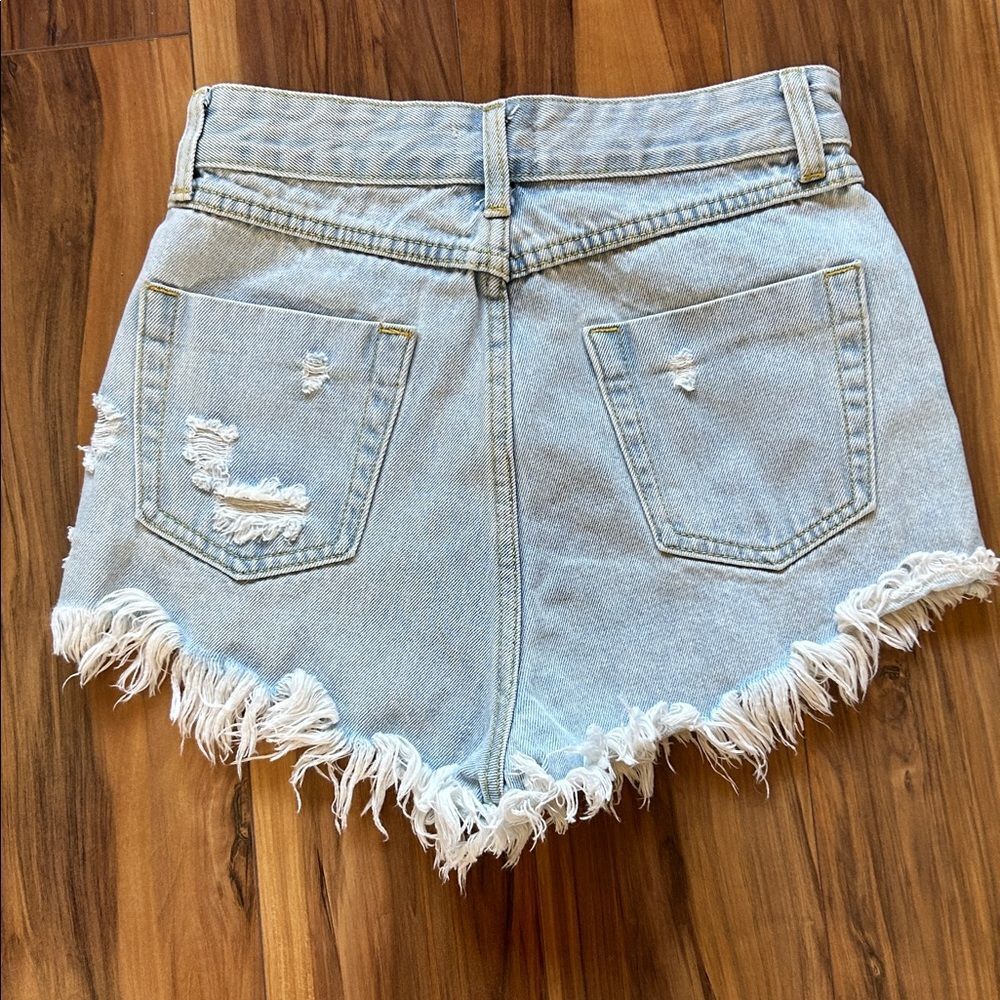Superdown Light Wash Distressed Denim Shorts - Picture 4 of 5